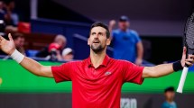 Imagen de Novak Djokovic luchó y se metió en semifinales del Masters 1000 de Shanghai: enfrentará a la revelación del torneo