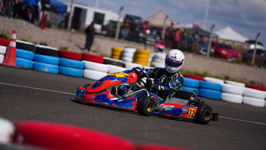 Alesi mostró toda su categoría en el semipermanente de Centenario. (Foto Vega)