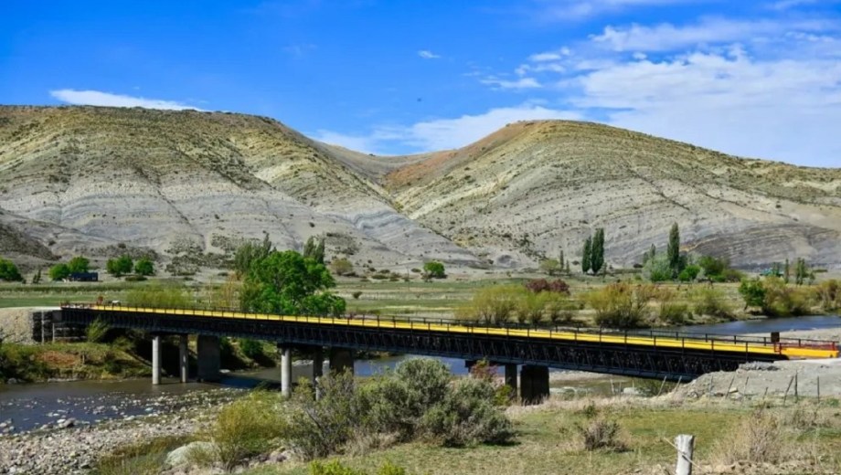 Finalizaron las obras y ya se puede circular por el nuevo puente de Caepe Malal. Foto: gentileza.