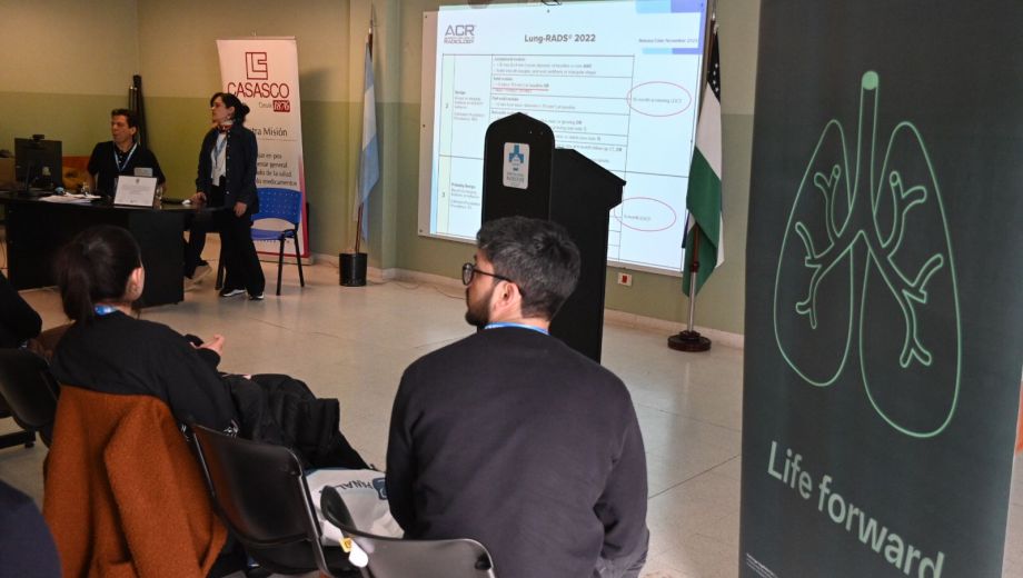 La Jornada Patagónica de Medicina Respiratoria se lleva a cabo en el Aula Magna del hospital Ramón Carrillo de Bariloche. En ese marco, también se realizó el tercer Encuentro Nacional de Detección Temprana de Cáncer de Pulmón. Foto: Alfredo Leiva