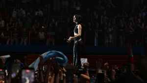 Video | En pleno show en Neuquén, Lali habló sobre el transfemicido de Azul Semeñenko y el Ruca Che pidió «justicia»