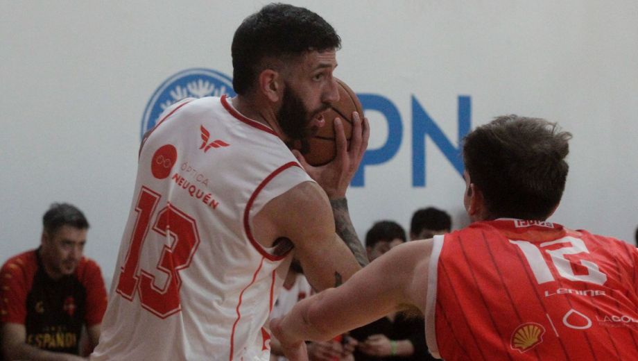 Franco Casacchia es clave en el juego interno para Español. (Archivo Oscar Livera)