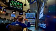 Imagen de Expectativa electoral y mercados: acciones en verde, bonos mixtos y riesgo país bajo los 1.100 puntos