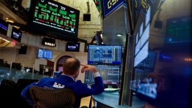 Expectativa electoral y mercados: acciones en verde, bonos mixtos y riesgo país bajo los 1.100 puntos