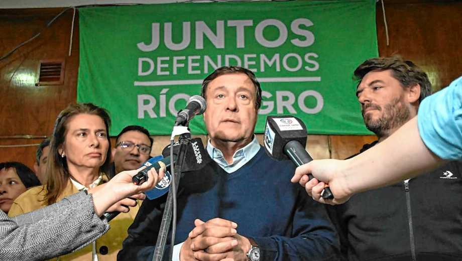 En Cipolletti, en la noche del domingo, el gobernador Weretilneck reconoció el revés electoral del oficialismo. 