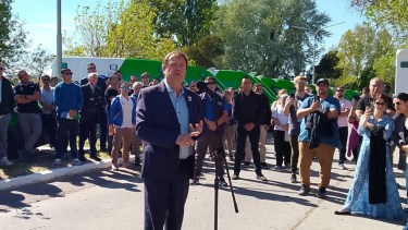 Weretilneck entregó en Viedma casi un centenar de vehículos para Salud y Educación