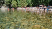 Imagen de Calor, fin de semana largo y turismo a pleno en Neuquén con destinos al 100% de ocupación: «Este verano va a ser la revancha»