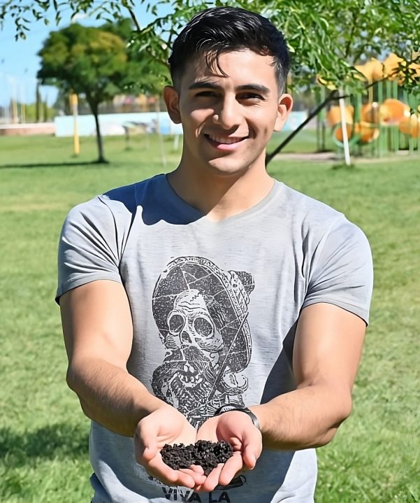 El revolucionario producto, en manos de su creador. Foto: gentileza Axel Córdoba.