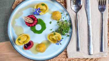 El chef Aníbal Ramírez invita a sumarse a la nueva edición de «Bariloche a la Carta»