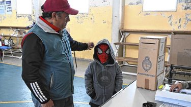 El color de la jornada electoral en Bariloche, en diez imágenes