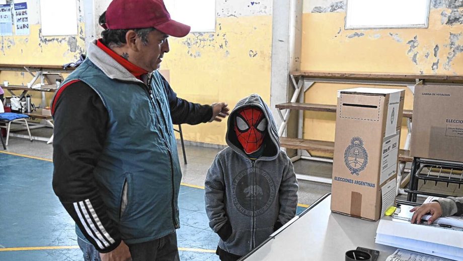 Jornada de elecciones en Bariloche. Foto: Chino Leiva