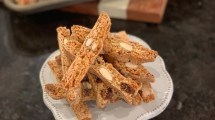 Imagen de Cuál es el secreto para que los biscottis de almendras y damascos salgan crocantes