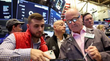 Las acciones argentinas trepan hasta 12% en Wall Street en medio de apuestas por las elecciones