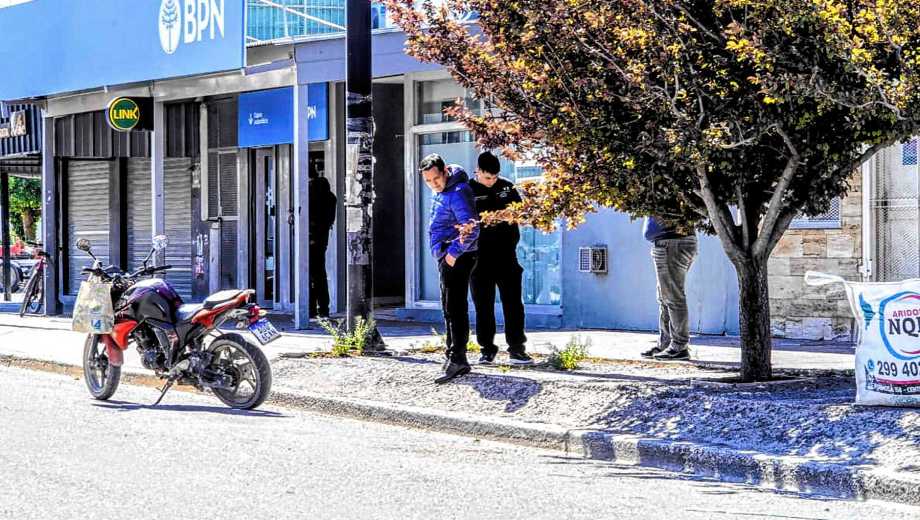 El lugar del crimen en Centenario. Foto Cecilia Maletti.