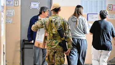 Elecciones 2025 en Cipolletti: baja concurrencia y faltante de autoridades de mesa en las primeras horas de votación
