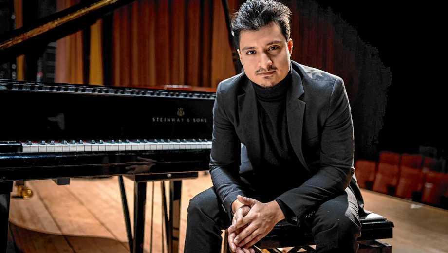 Ciro sueña con presentarse en concierto con un piano en su ciudad natal, Cipolletti. 