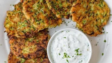 Cómo hacer croquetas de zucchini en un abrir y cerrar de ojos