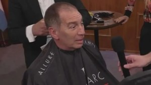 Diego Santilli cumplió su promesa de campaña y se rapó con el Gordo Dan