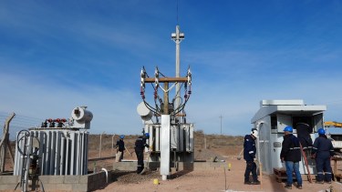 Mejoran el servicio eléctrico para Balsa Las Perlas con una nueva estación transformadora