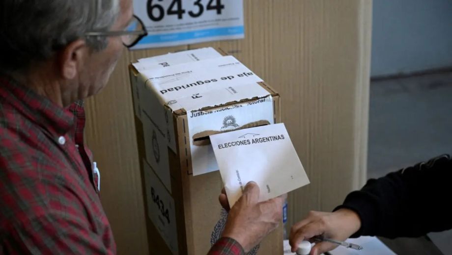 Cambios de boletas electorales tras la renuncia de Espert.