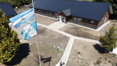 El gobernador Figueroa pronosticó el fin de las escuelas tráiler para el 2027