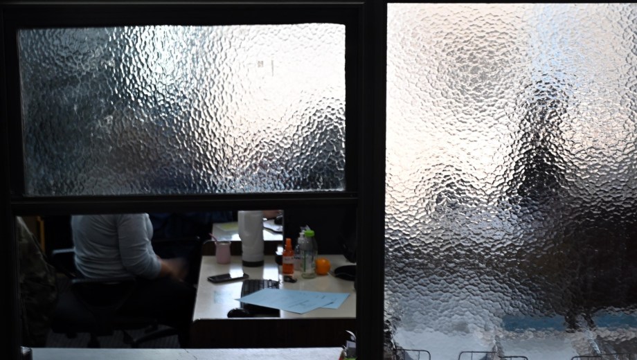 Finalmente, aun el rechazo de los gremios, el gobierno pagará el bono de octubre. Foto Marcelo Ochoa.