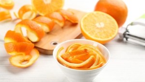 Si te sobran cáscaras de cítricos, no las tires: 6 formas sorprendentes de aprovecharlas