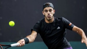 Cerúndolo ganó y Ugo Carabelli luchó pero no pudo con Zverev en el Masters 1000 de París