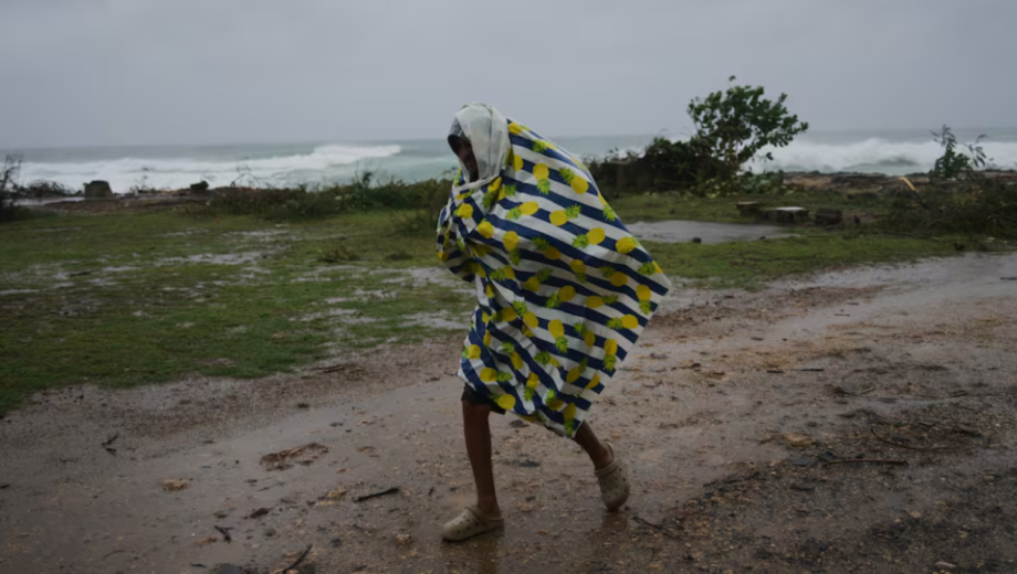 El huracán Melissa ya llegó a Cuba. Foto: Gentileza Ramón Espinosa (AP/LaPresse). 