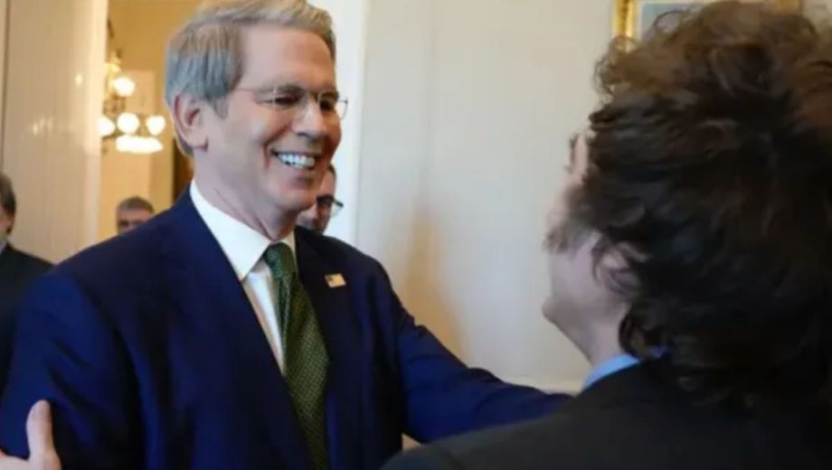 Scott Bessent junto a Javier Milei. Foto: archivo. 