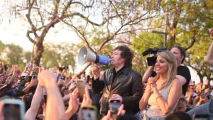 Así fue el recorrido de campaña de Javier Milei en Chaco y Corrientes previo a su viaje a Estados Unidos