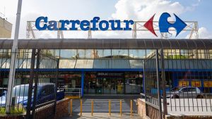 Uno de los candidatos a quedarse con Carrefour se bajó del proceso de compra: cuáles quedaron en competencia
