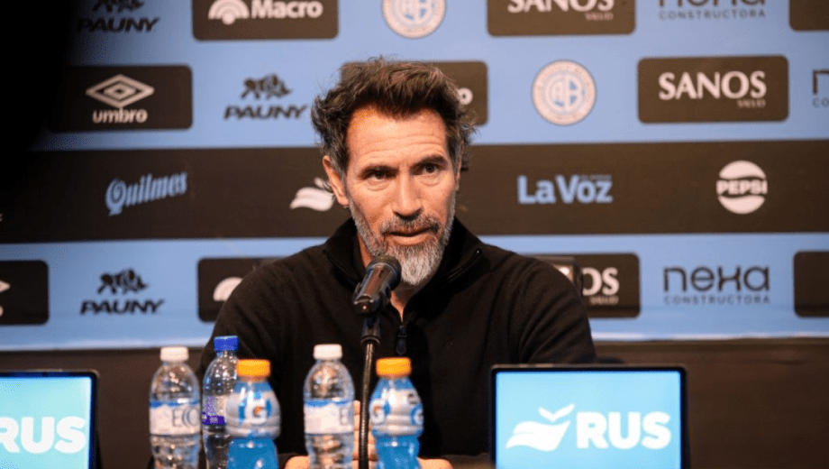 Eduardo Dominguez apuntó contra el arbitraje en conferencia de prensa.