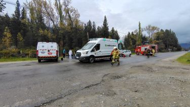 Murió una mujer en un accidente en Lago Puelo: fue sobre la Ruta 16, hay al menos tres heridos