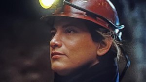 Miss Carbón: Carla, la mujer trans que revolucionó el trabajo en una mina en Santa Cruz