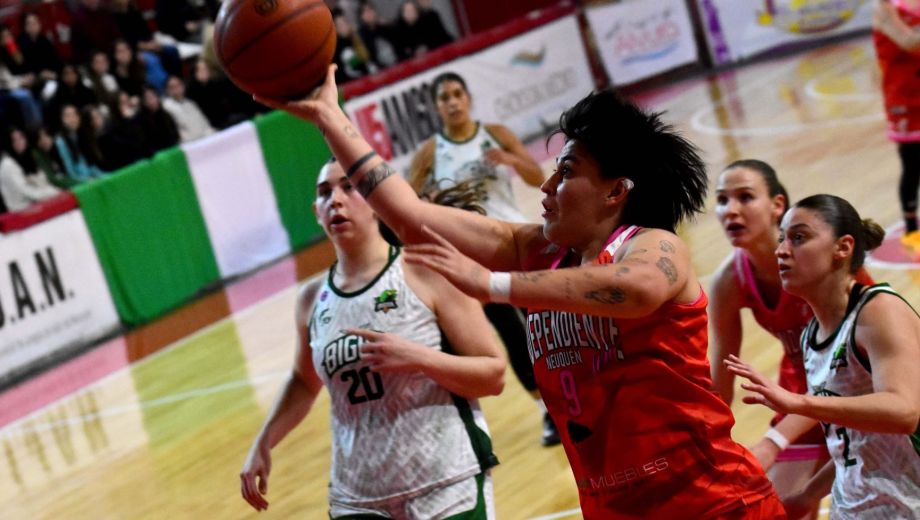 Iara Parra, la jugadora del Chocón, tendrá la chance de mostrarse entre las mejores del país. (Archivo Matías Subat)