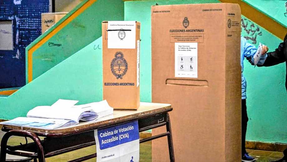 EL biombo, la cabina de sufragio en estas elecciones. Foto: Cecilia Maletti. 