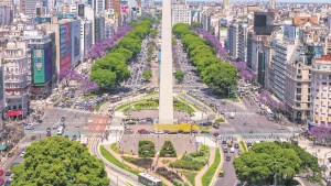 El Obelisco: ver a Buenos Aires desde su emblema, punto de encuentro y brújula emocional