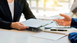 Reforma laboral: los posibles ejes sobre las vacaciones y licencias que debate el Consejo de Mayo