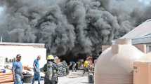 Imagen de Feroz incendio en un comercio de Roca: una falla eléctrica en el depósito, la principal hipótesis