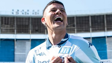 Buenas noticias para Costas: Marcos Rojo fue habilitado para jugar el torneo local con Racing