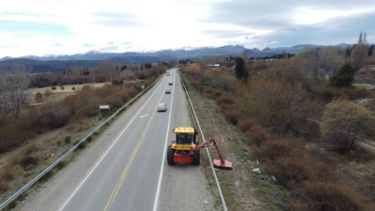 Advierten por trabajos sobre la Ruta 40, entre Bariloche y Dina Huapi: detectaron cartelería no autorizada