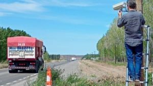 Los radares en la Ruta 7 de Neuquén, a horas de funcionar: completaron la instalación de los equipos