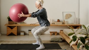 Los 3 ejercicios más efectivos para después de los 40: fortalecen sin dañar las articulaciones