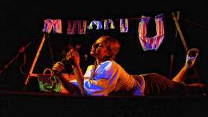 El asombroso Teatro Negro de Praga llega este fin de semana a la región con su mágico mundo entre luces y sombras