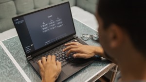 Anularon una condena en Chubut porque un juez usó IA para dictar sentencia: «Listo para copiar y pegar»