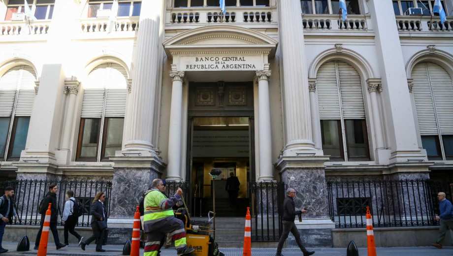 Las proyecciones del Banco Central anticipan una inflación del 20% para 2026. (Foto: Clarín Fotografía)