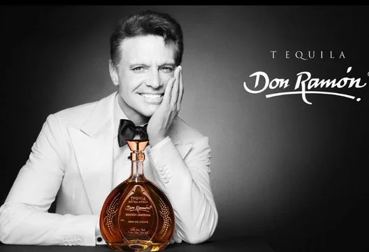 Luis Miguel presentó “Don Ramón Dark”, su nueva joya dentro de su línea ...