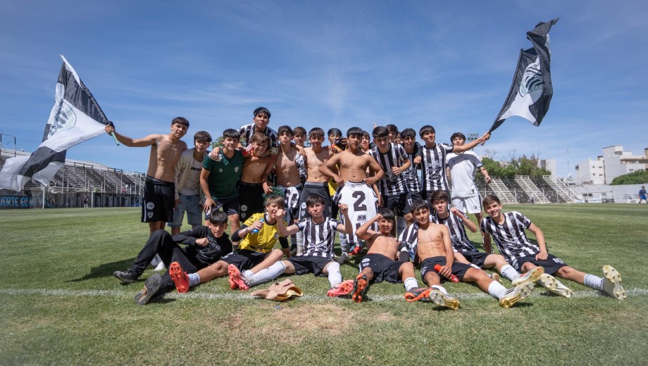 La Sub 15 de Cipolletti y un gran triunfo en La Visera de Cemento. (Foto: Prensa Club Cipolletti)