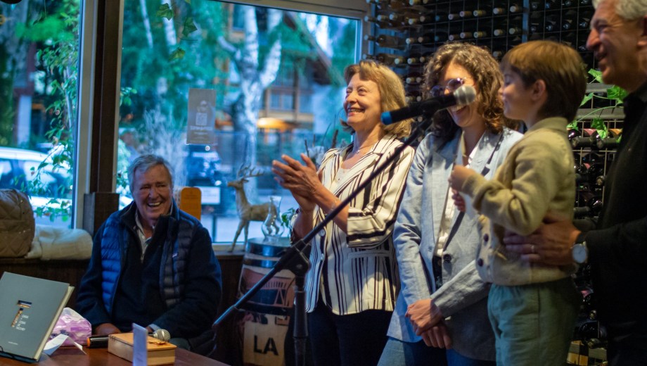 Emoción en la presentación realizada en San Martín de los Andes. Foto: Gentileza Ariel Maxit de Mena.